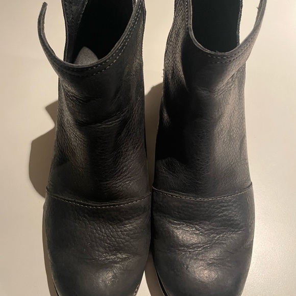 Sorel Black Ankle Boots - Picture 2 of 9